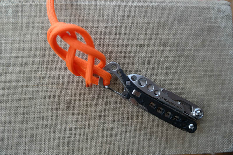 Illustration for article titled Knot Tying Process Images